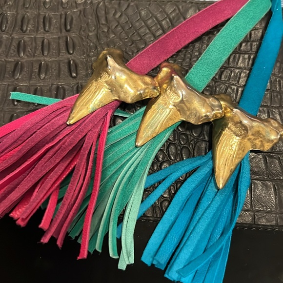 Mara & Mine Shark Tooth Clutch Bag - Picture 5 of 6